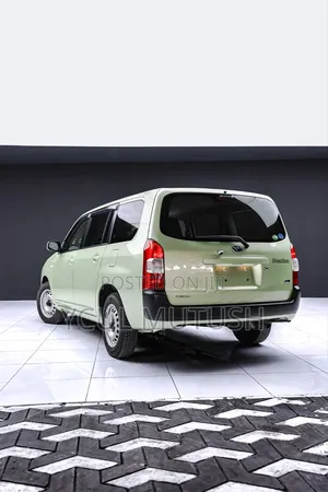 Toyota Probox 1.5 Hybrid DX Comfort 2019 Green