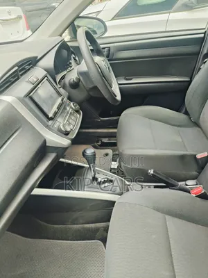 Toyota Corolla Fielder 1.5 Hybrid FWD 2018 Silver