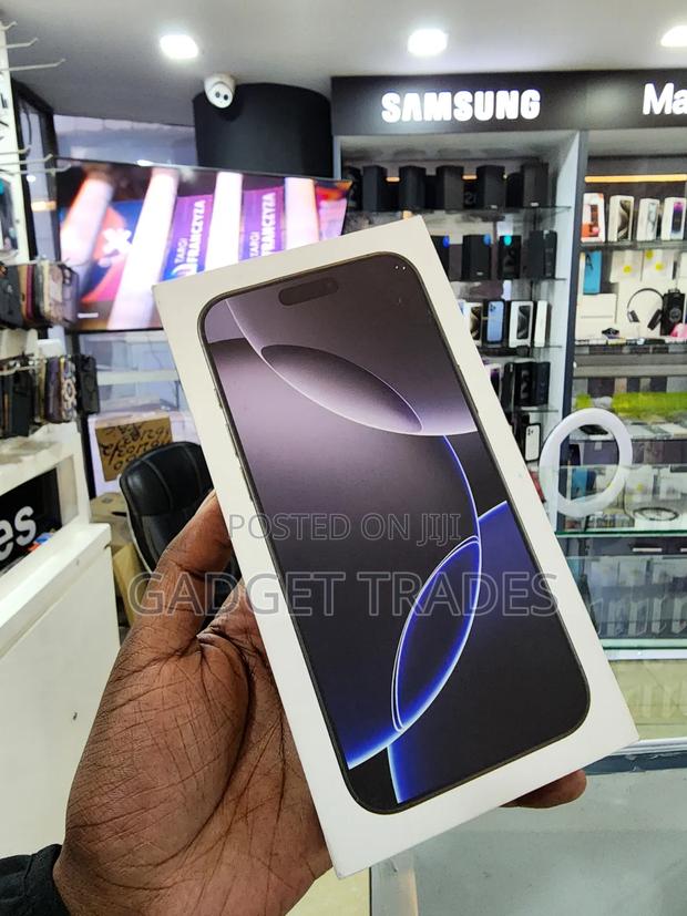 New Apple iPhone 16 Pro Max 256 GB Black - main view