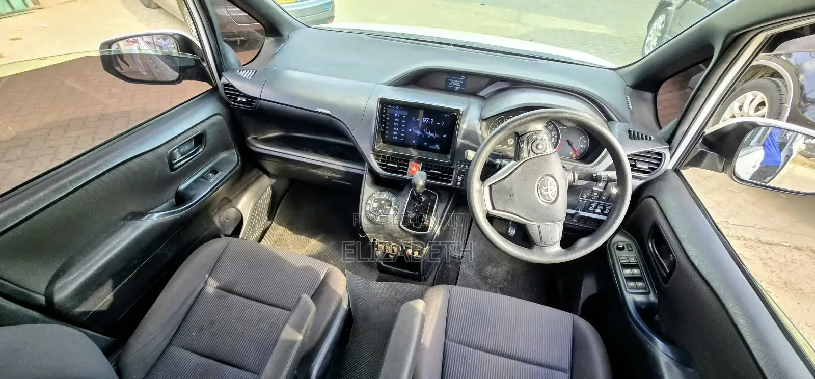 Toyota Noah 2019 Pearl