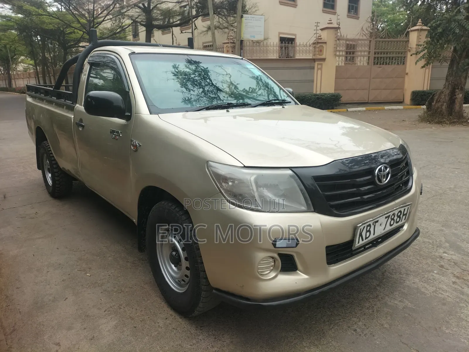 Toyota Hilux 2014 Gold