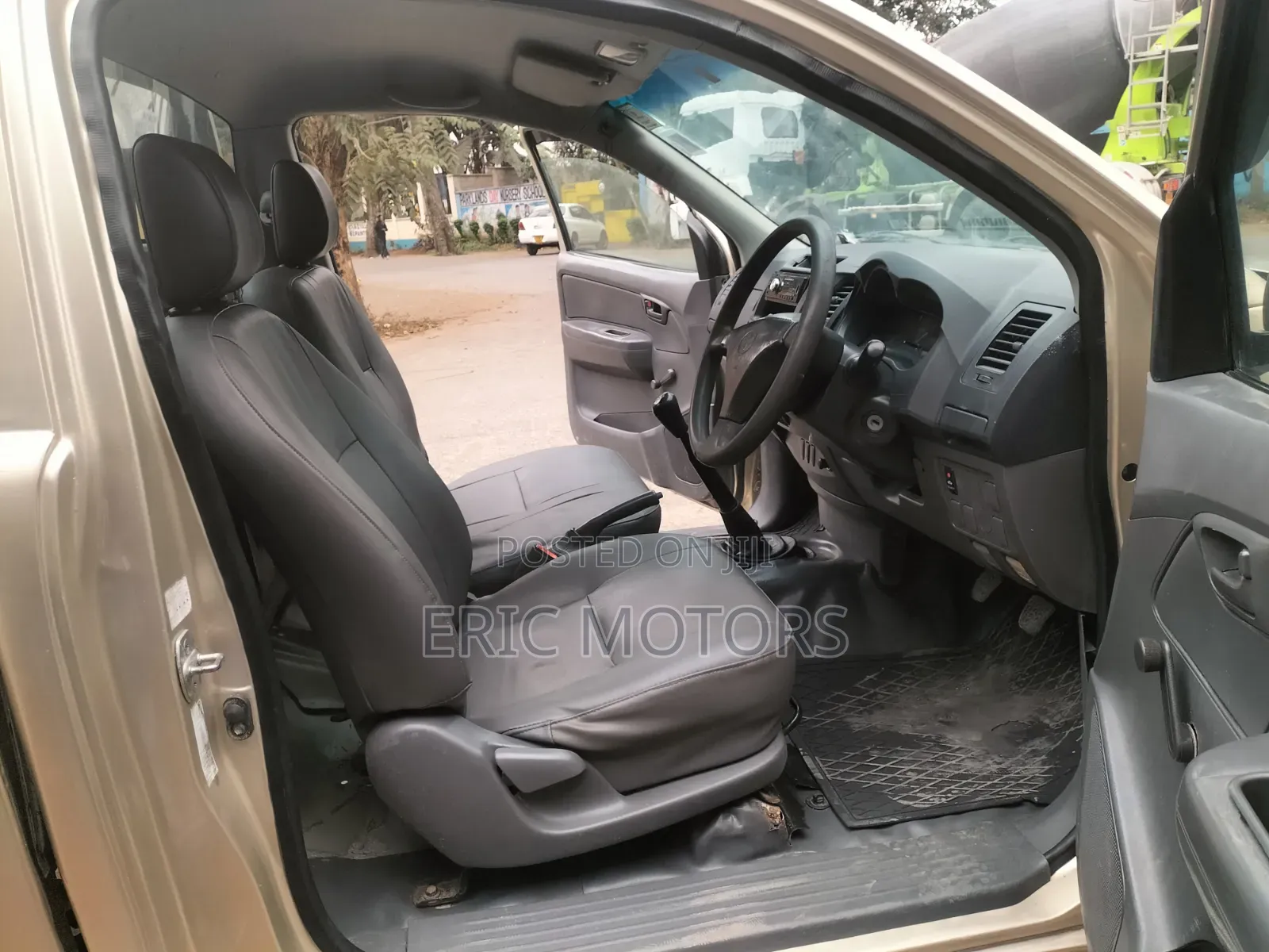 Toyota Hilux 2014 Gold