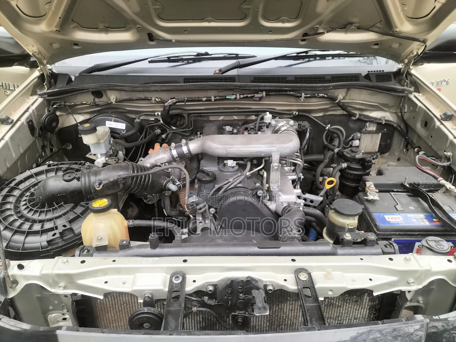 Toyota Hilux 2014 Gold