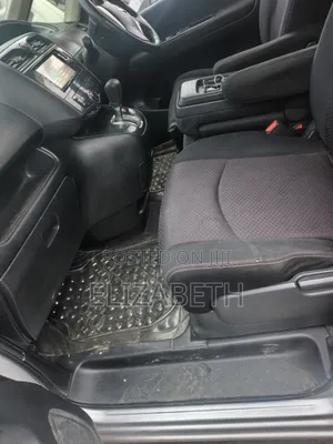 Nissan Serena 2013 Silver