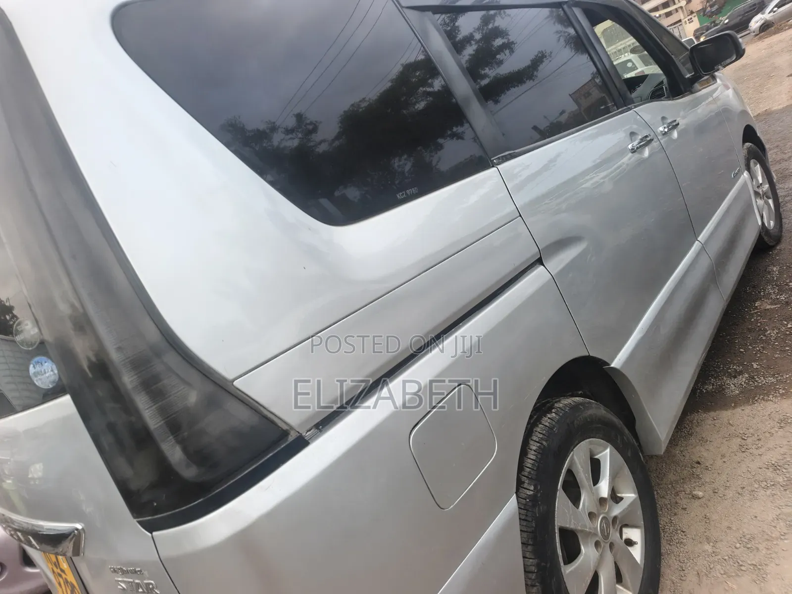 Nissan Serena 2013 Silver
