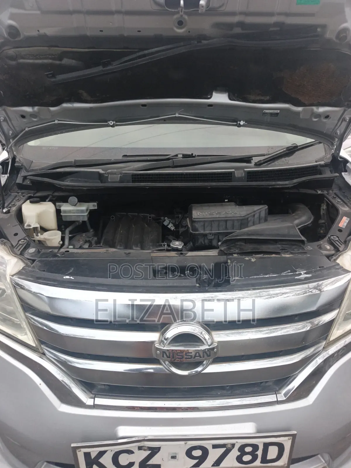 Nissan Serena 2013 Silver