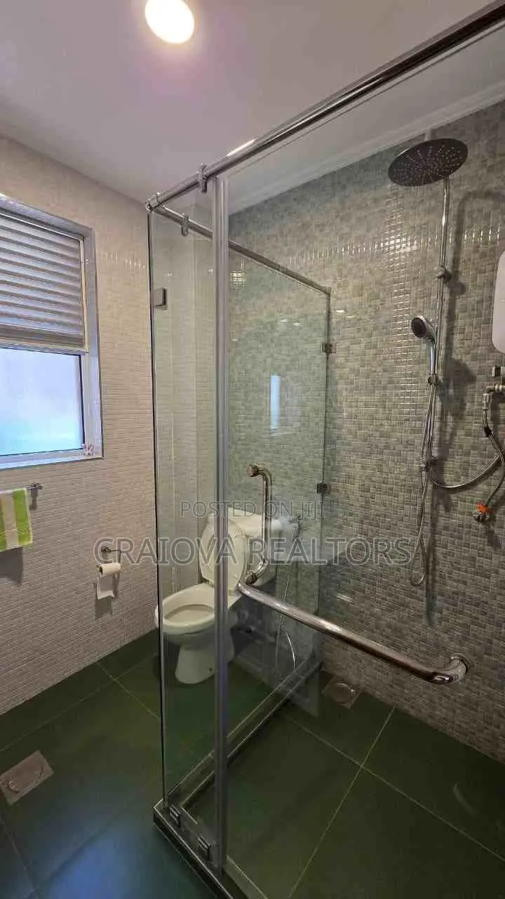 5bdrm Villa in Spring Valley for sale