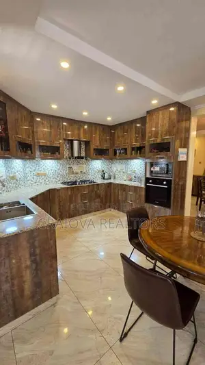 5bdrm Villa in Spring Valley for sale