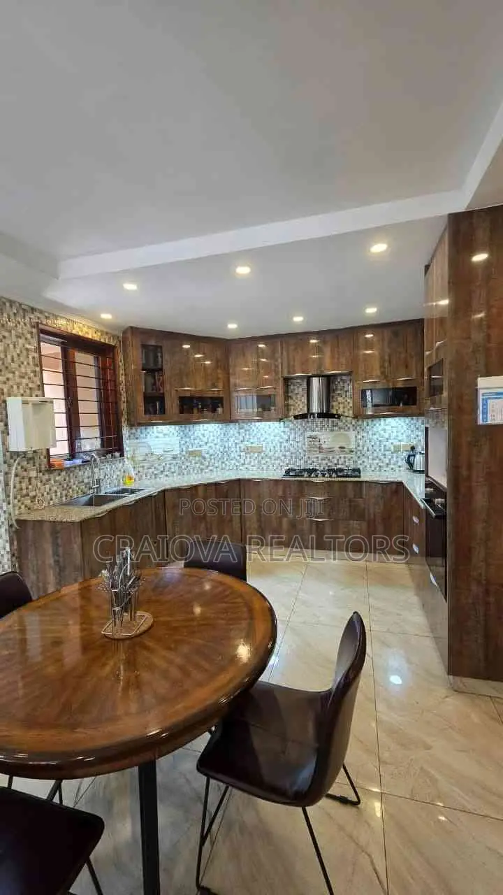 5bdrm Villa in Spring Valley for sale