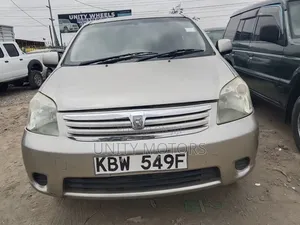 Toyota Raum 2006 Silver