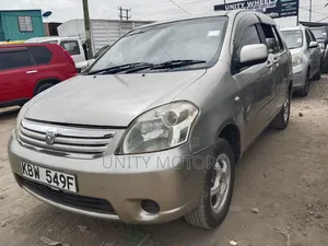 Toyota Raum 2006 Silver
