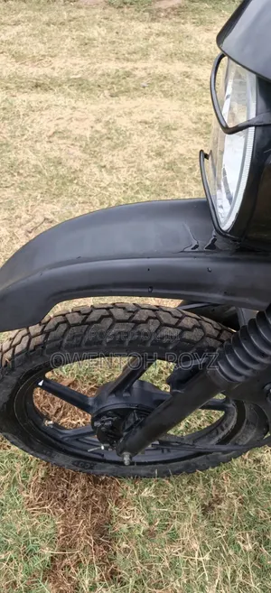 Bajaj Boxer 150 UG 2025 Black