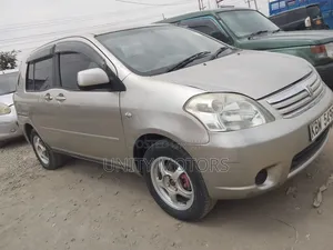 Toyota Raum 2006 Silver