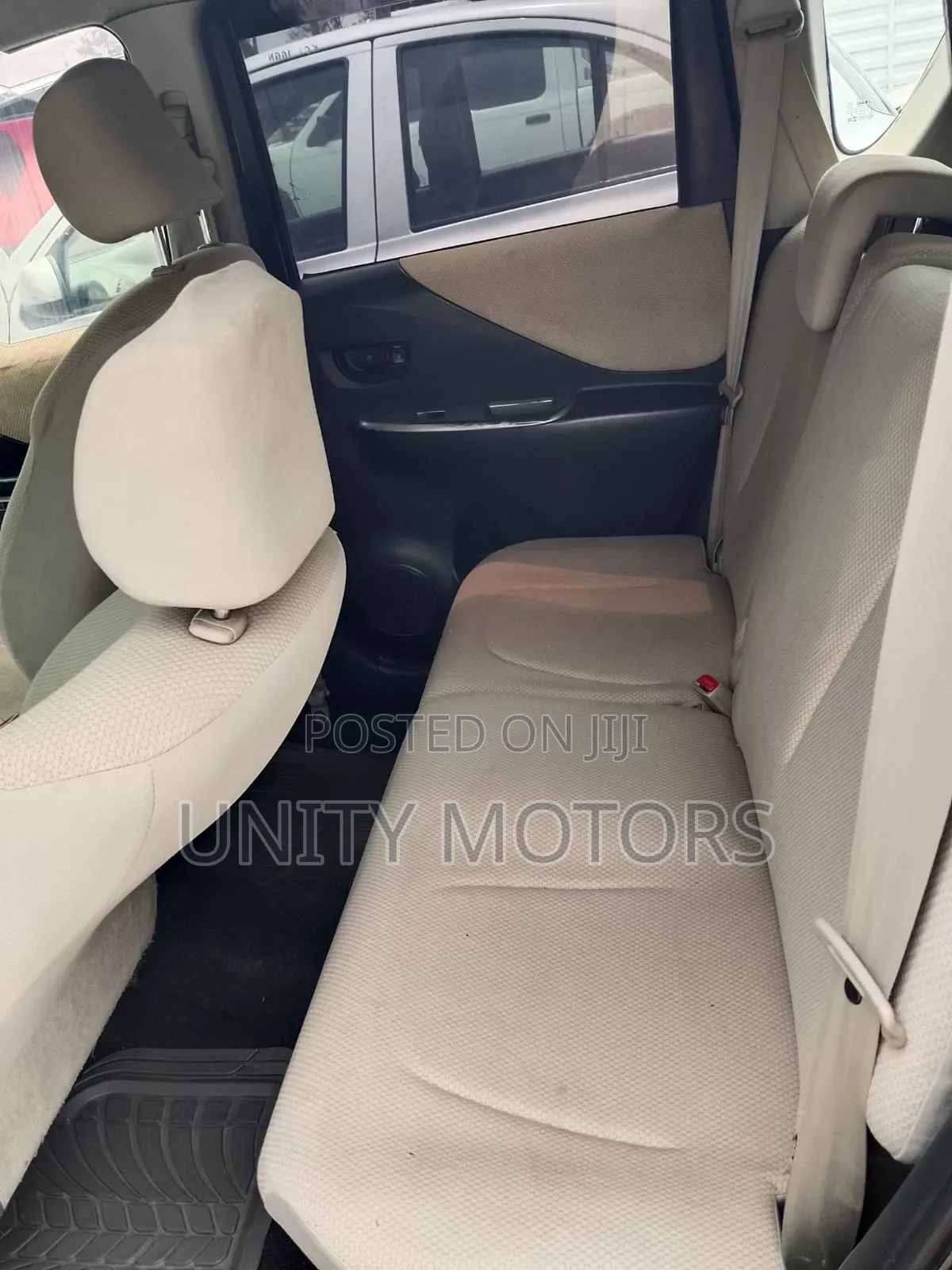 Toyota Raum 2006 Silver