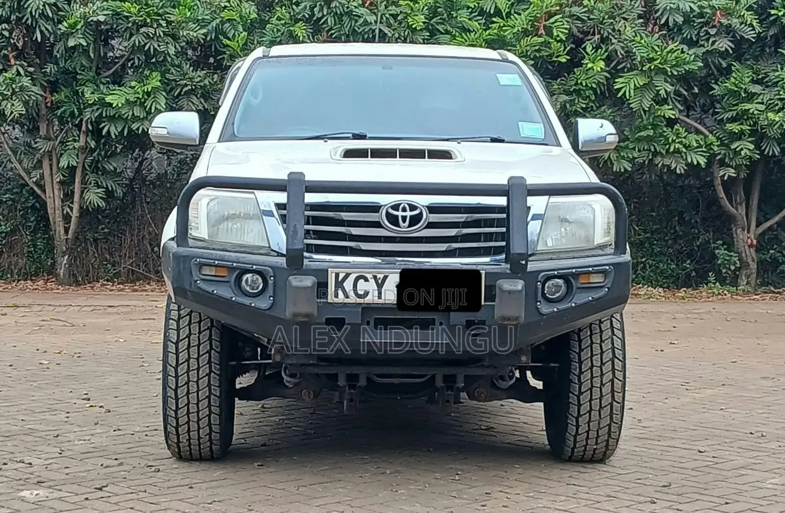 Toyota Hilux 2013 White