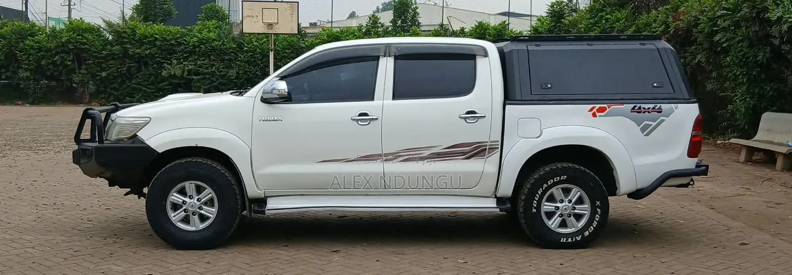 Toyota Hilux 2013 White