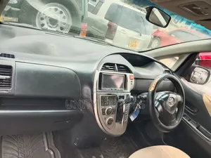 Toyota Ractis 2010 Black