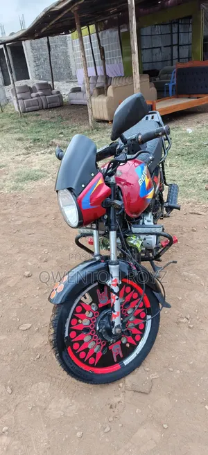 Bajaj Boxer 150 UG 2025 Red