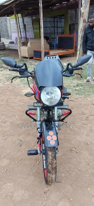 Bajaj Boxer 150 UG 2025 Red
