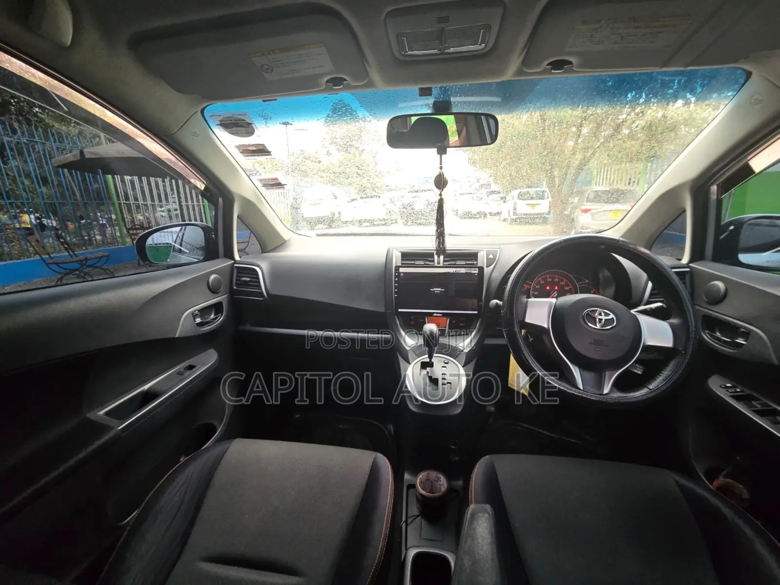 Toyota Ractis 1.5 FWD 2011 Silver