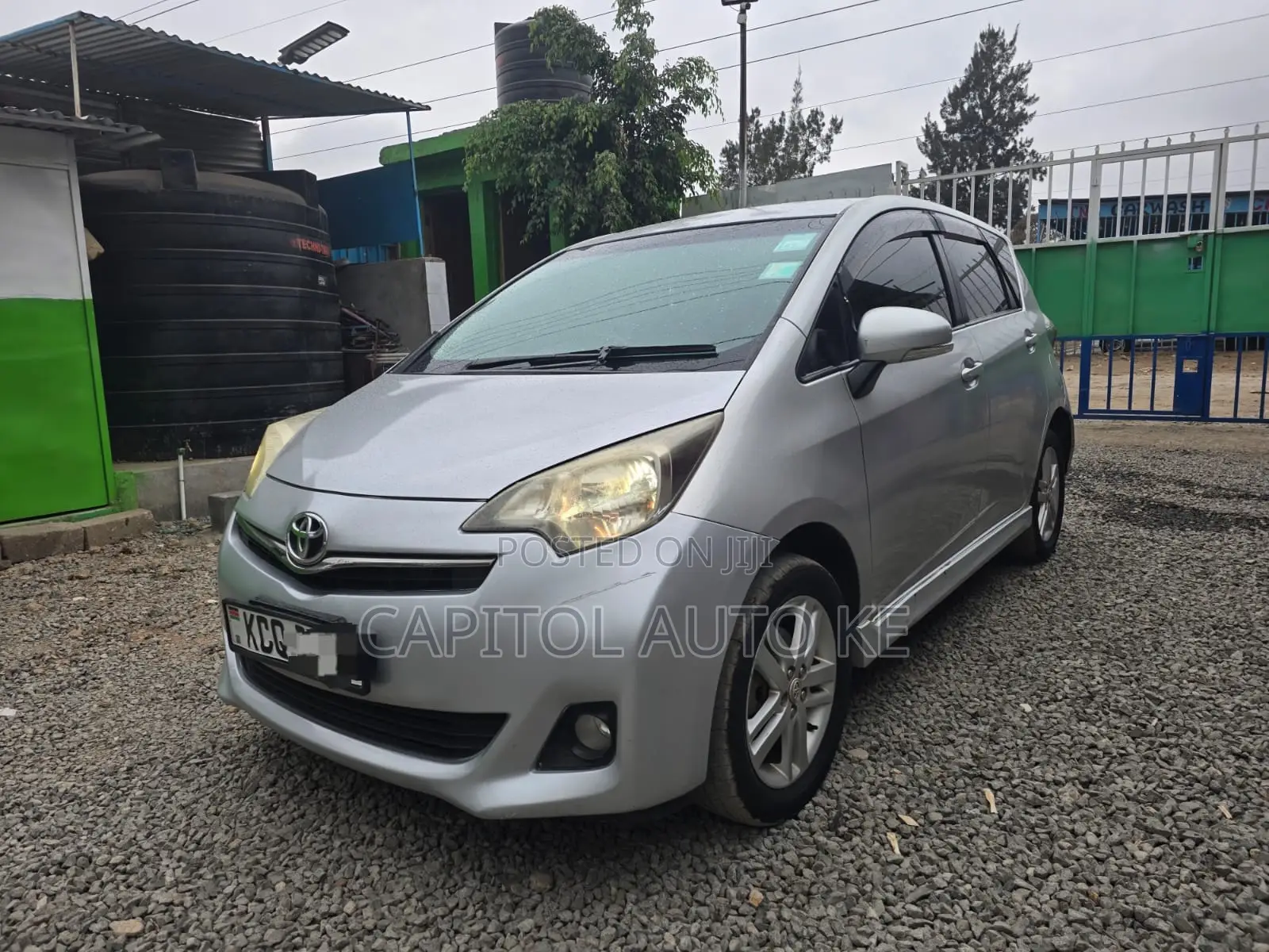 Toyota Ractis 1.5 FWD 2011 Silver