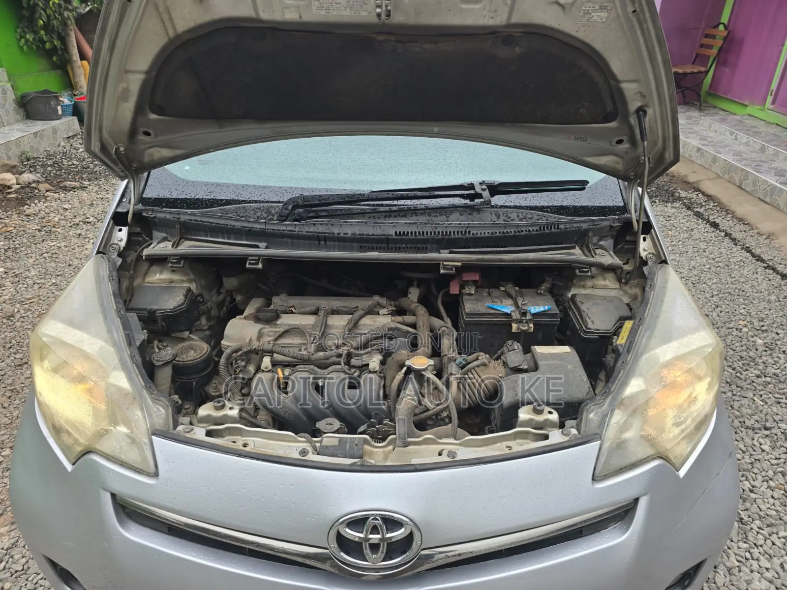 Toyota Ractis 1.5 FWD 2011 Silver