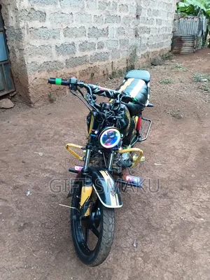 TVS HLX 125 2018 Black