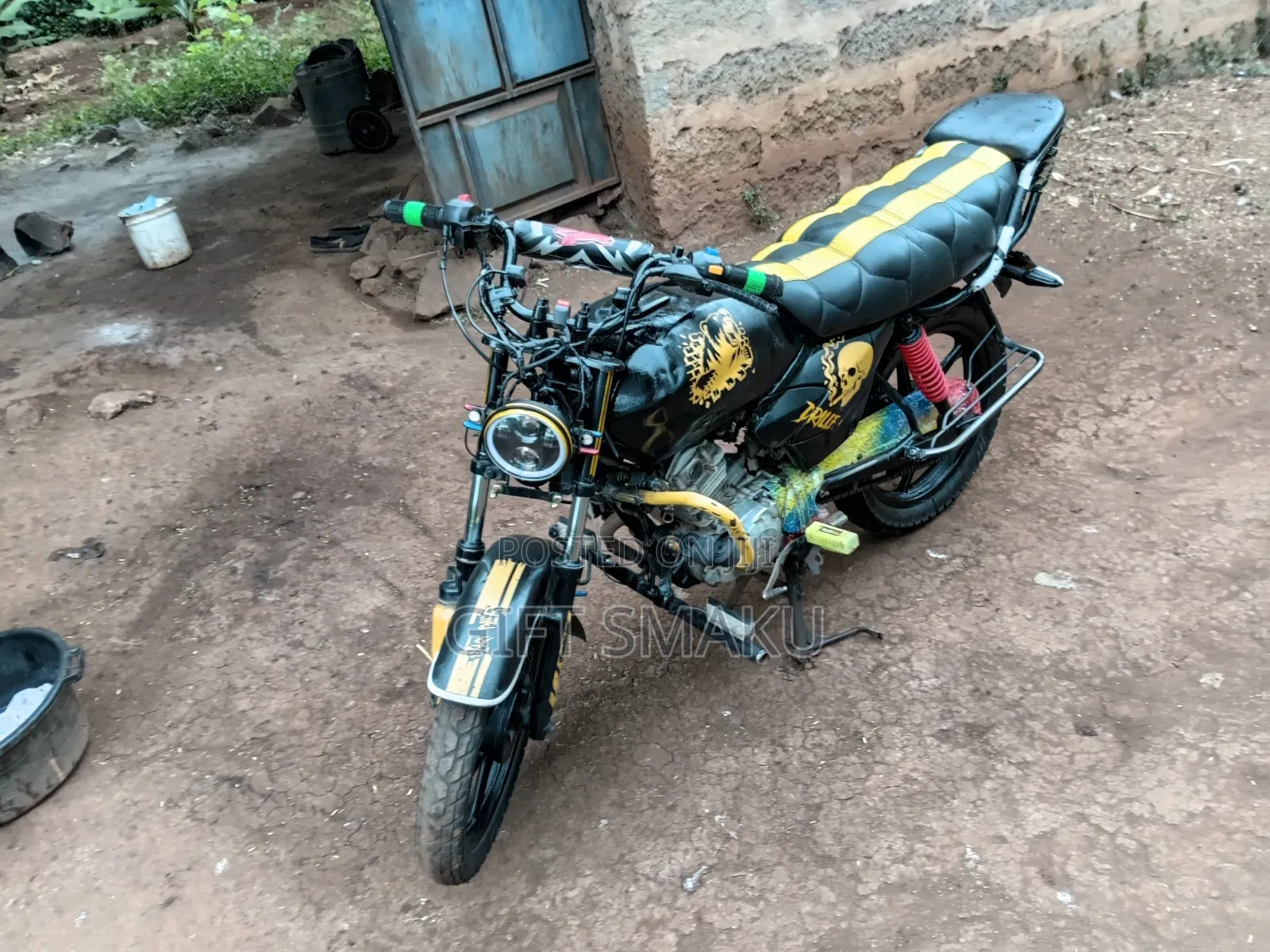 TVS HLX 125 2018 Black