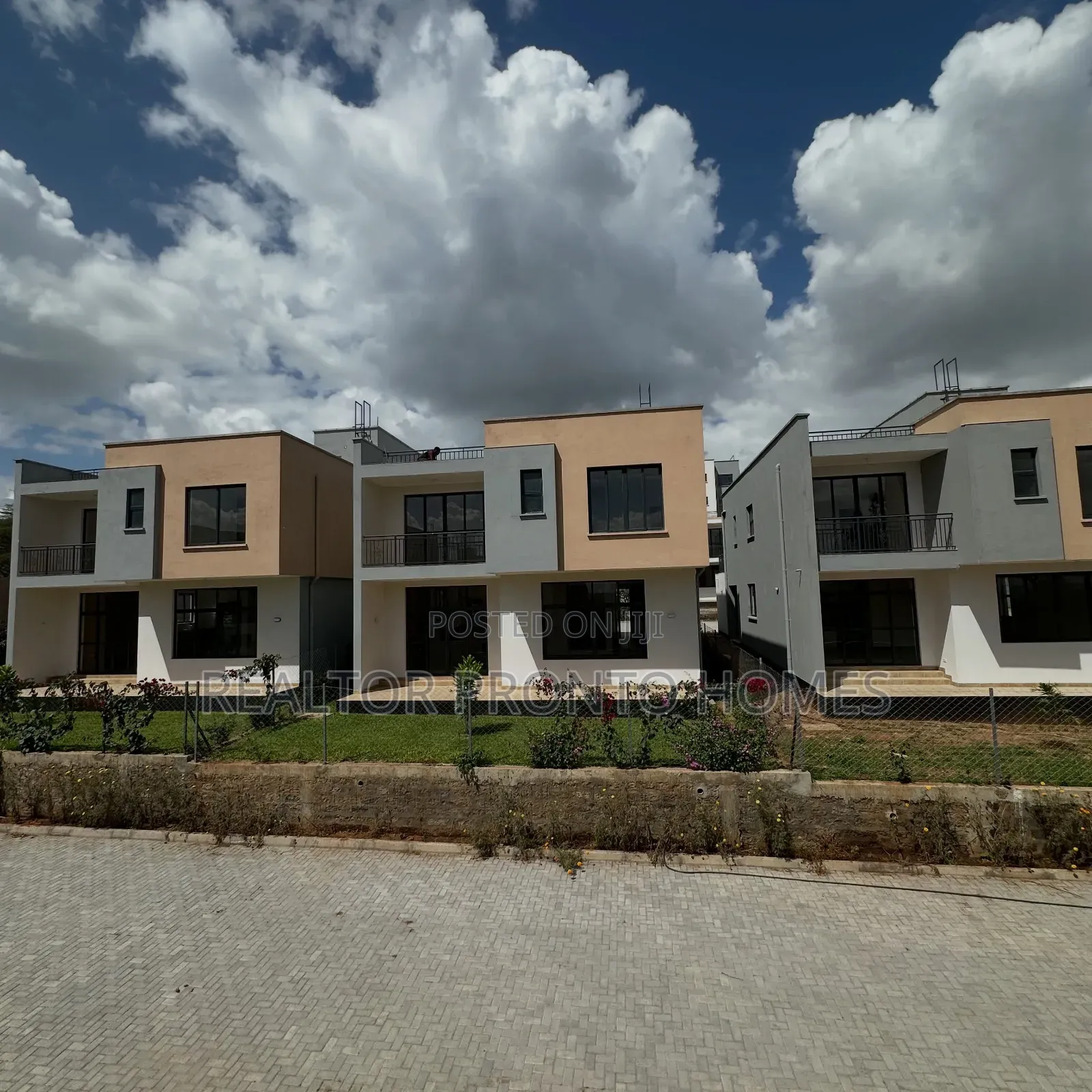 4bdrm Townhouse/Terrace in Syokimau, Gateway Mall Area for sale