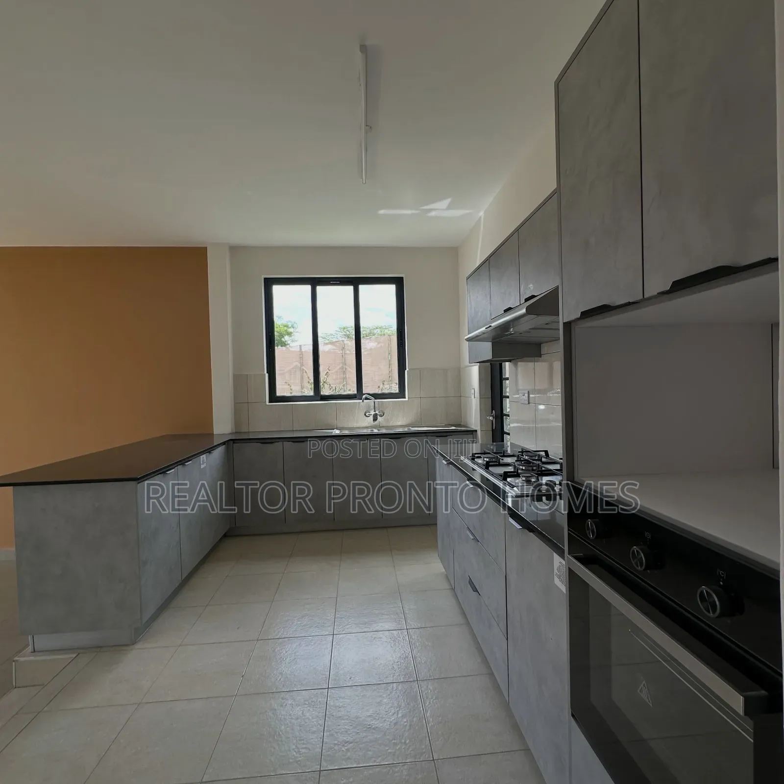 4bdrm Townhouse/Terrace in Syokimau, Gateway Mall Area for sale