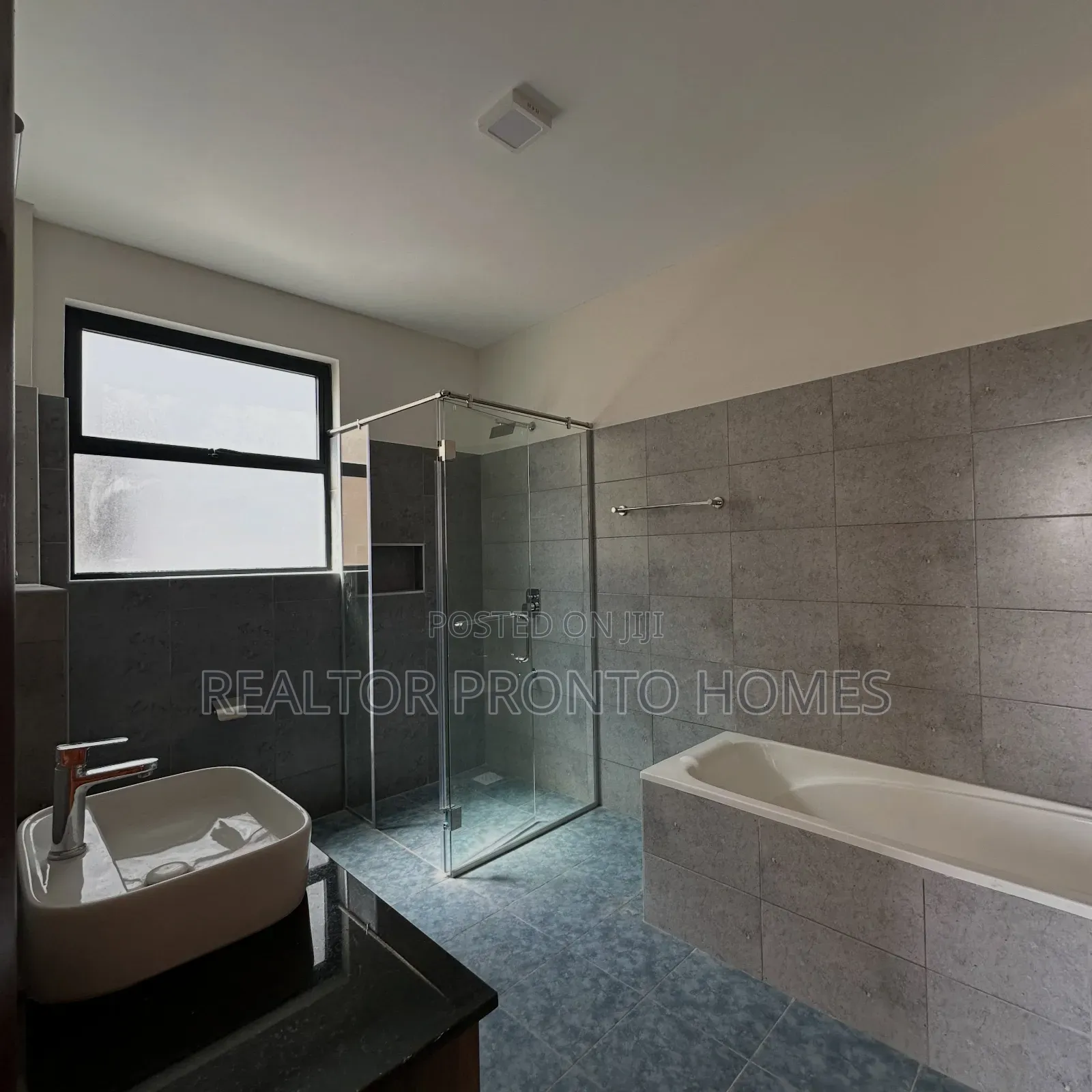 4bdrm Townhouse/Terrace in Syokimau, Gateway Mall Area for sale