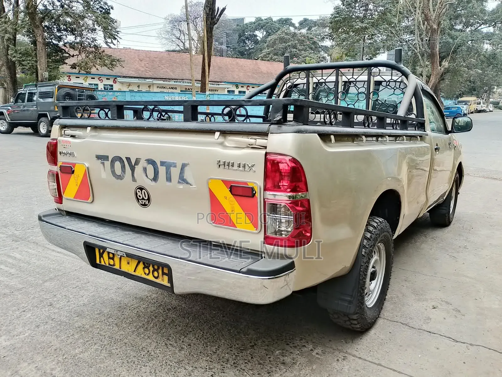 Toyota Hilux 2012 Gold