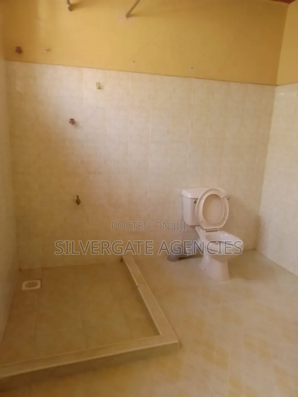 3bdrm House in Gwa Kairu, Murera for sale