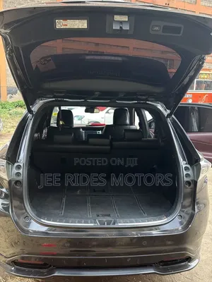 Toyota Harrier 2.0 2015 Black
