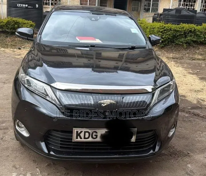 Toyota Harrier 2.0 2015 Black