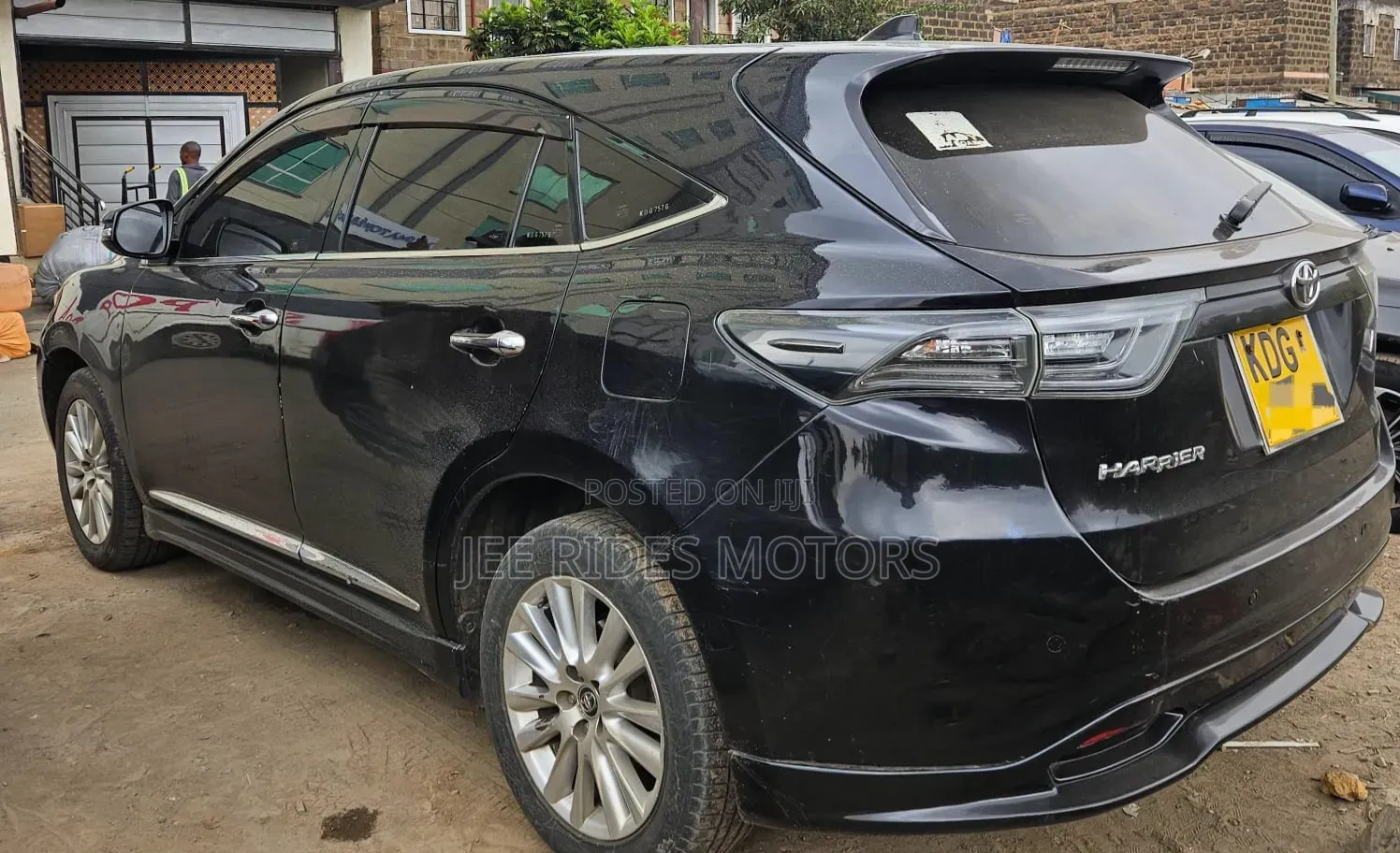 Toyota Harrier 2.0 2015 Black