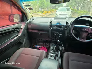 ISUZU Dmax