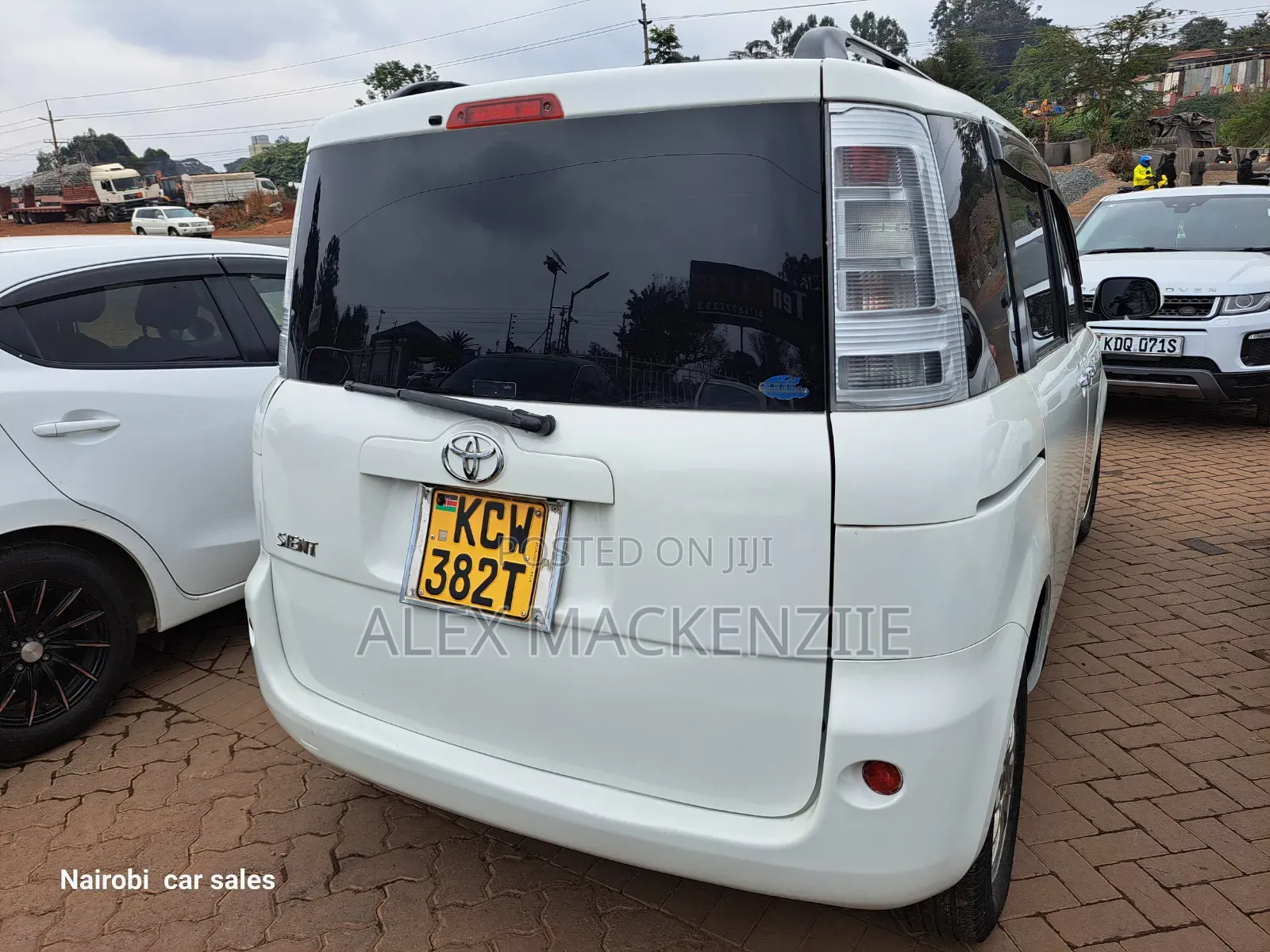 Toyota Sienta 2012 White