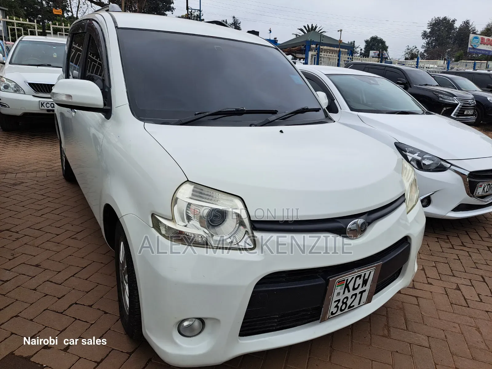 Toyota Sienta 2012 White