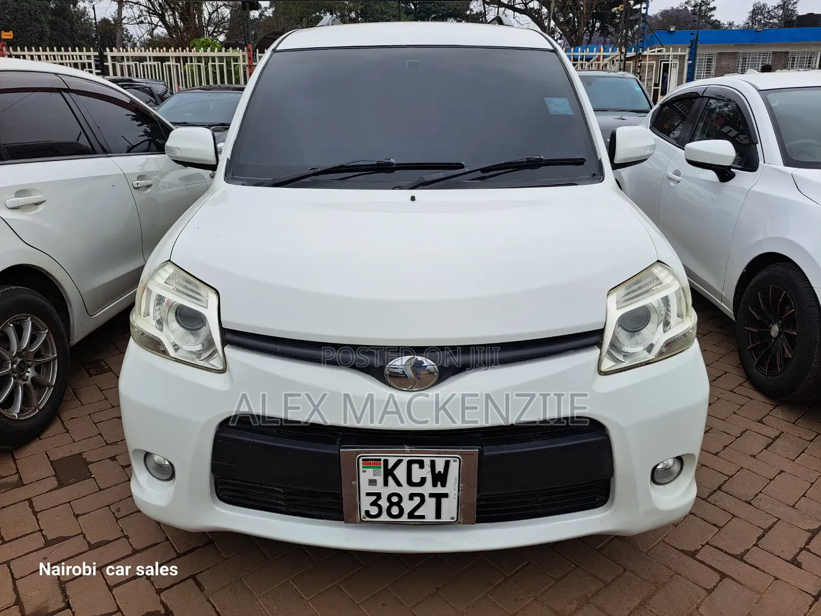 Toyota Sienta 2012 White