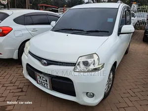 Toyota Sienta 2012 White