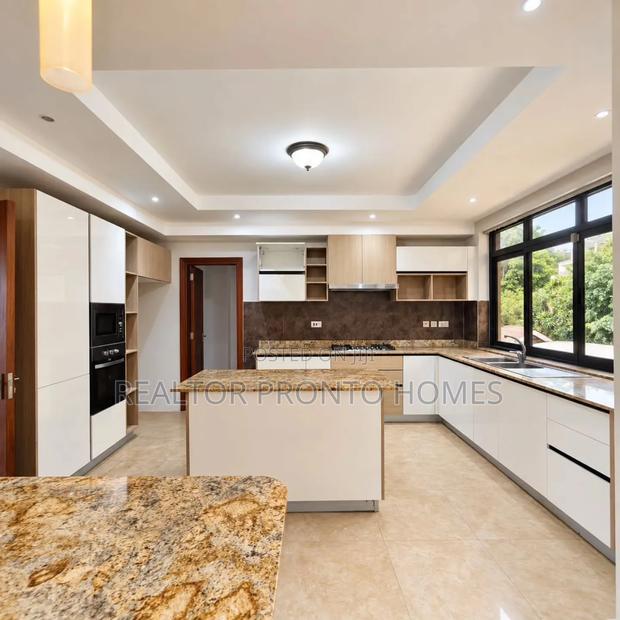 4bdrm Duplex in Riverside Drive for rent - main view