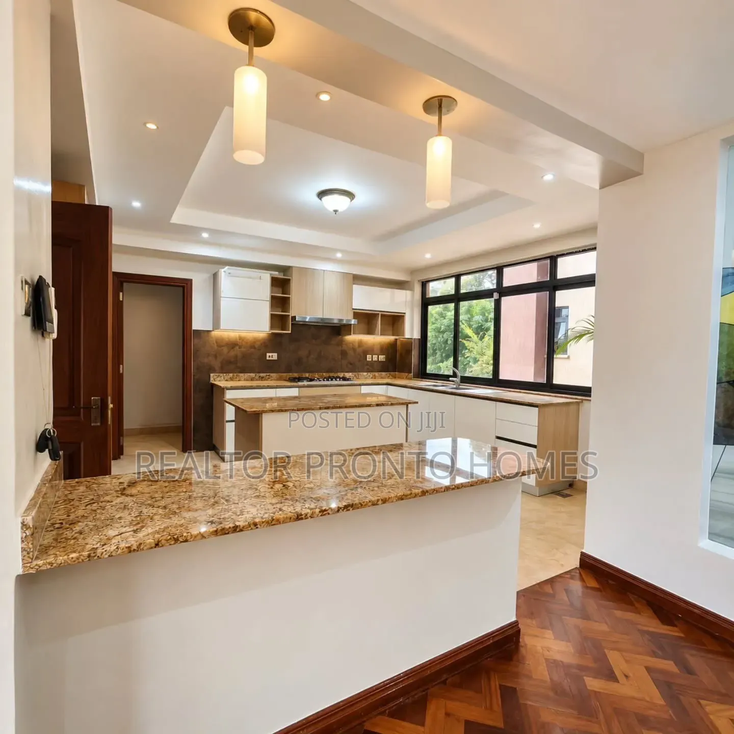 4bdrm Duplex in Riverside Drive for rent