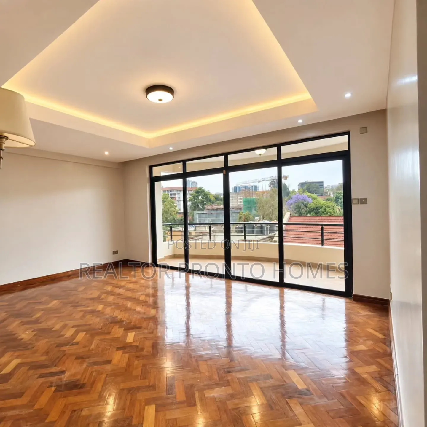 4bdrm Duplex in Riverside Drive for rent