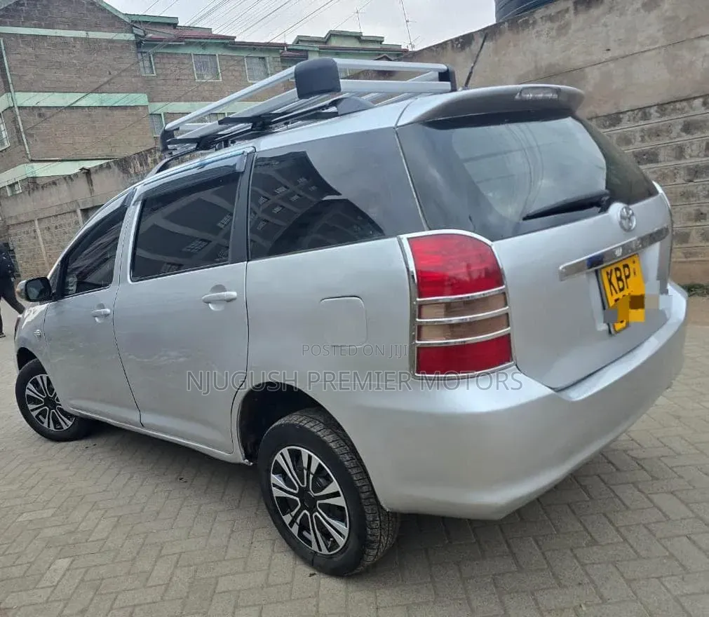 Toyota Wish 2005 Silver