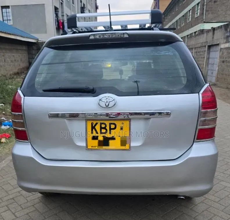 Toyota Wish 2005 Silver
