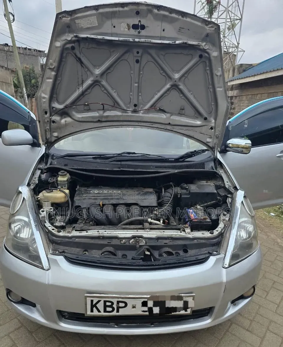 Toyota Wish 2005 Silver