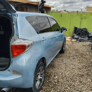 Toyota Ractis 2011 Blue