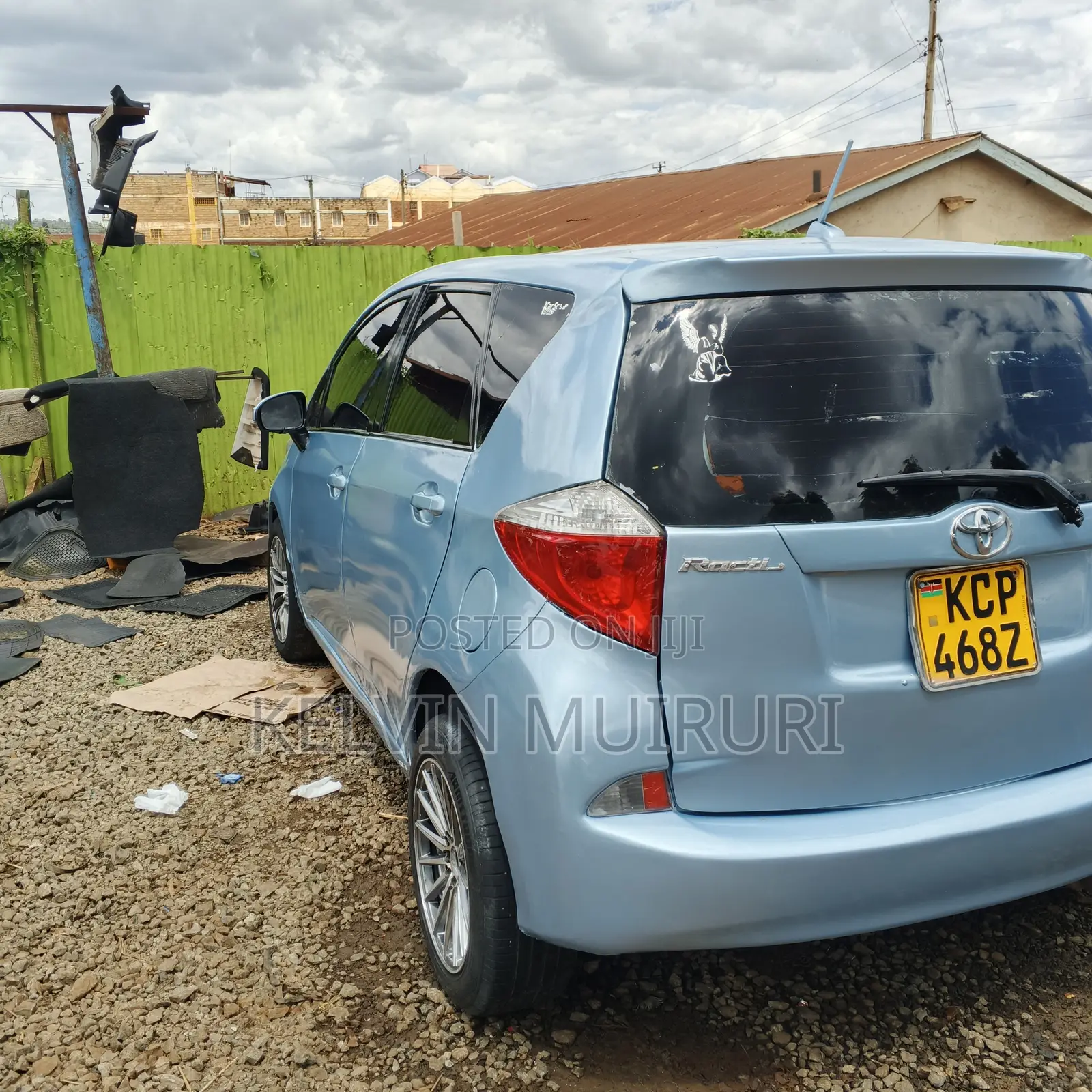 Toyota Ractis 2011 Blue