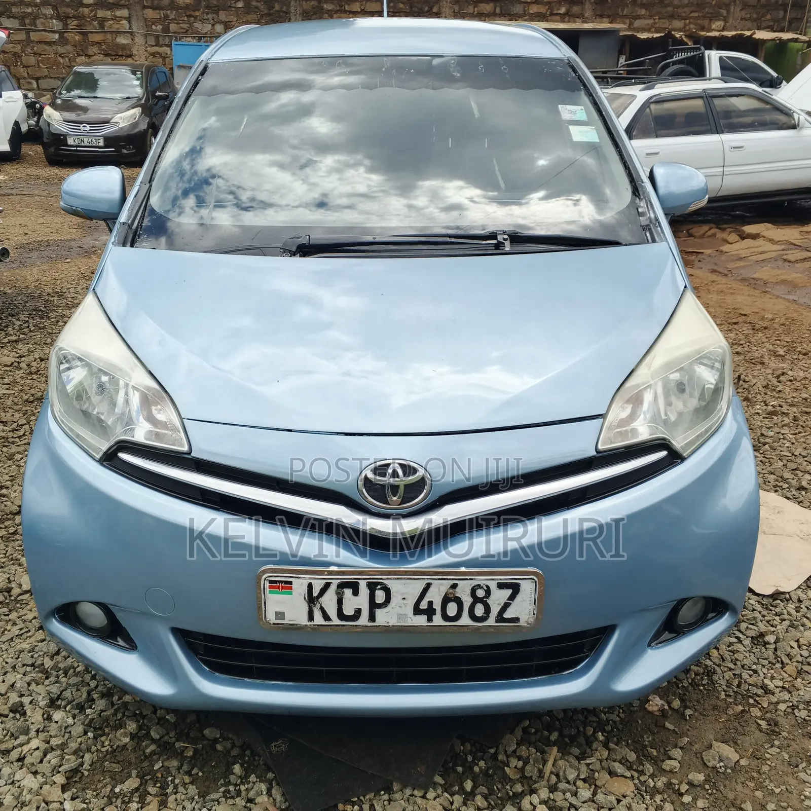 Toyota Ractis 2011 Blue
